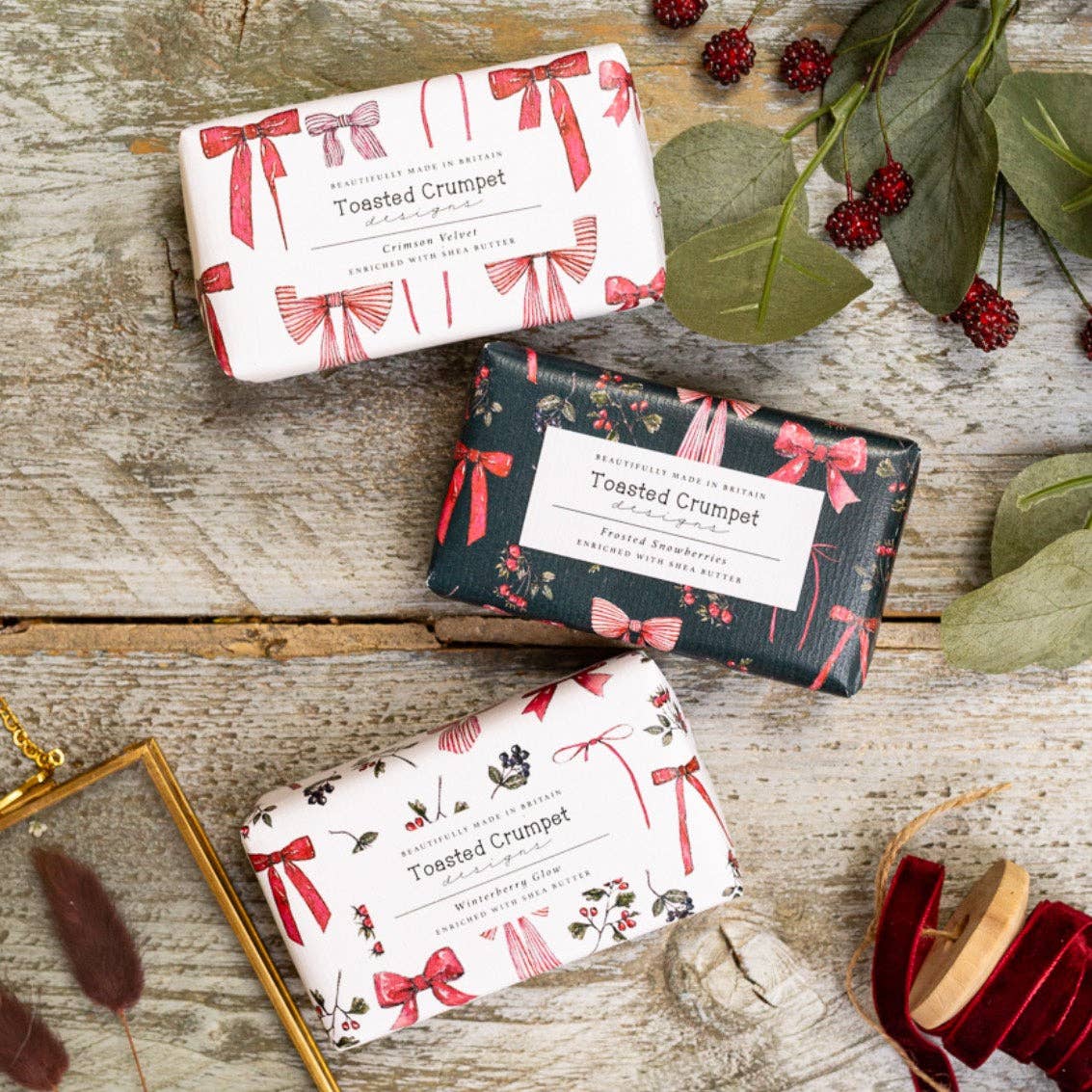 Toasted Crumpet - Winterberry Glow Soap (Bows & Berries)