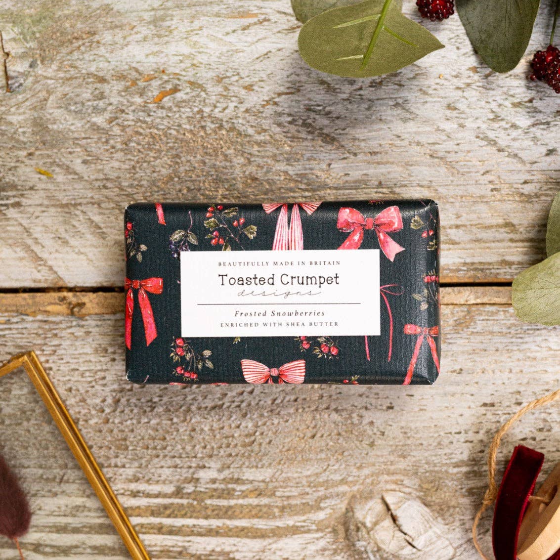 Toasted Crumpet - Frosted Snowberries Soap (Bows & Berries)
