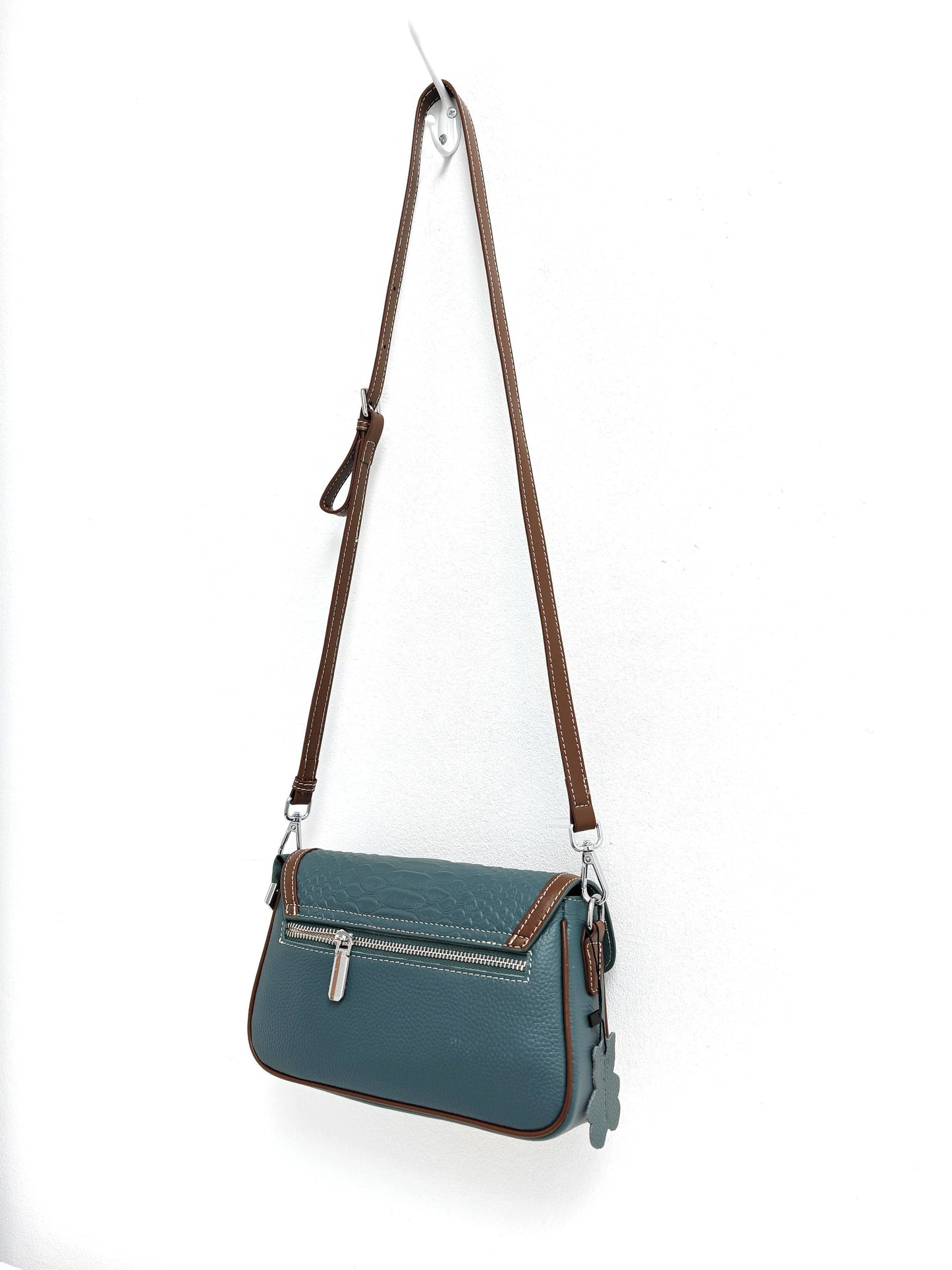 Genuine Leather Two-toned Croc Print Clasp Opening Satchel : Black