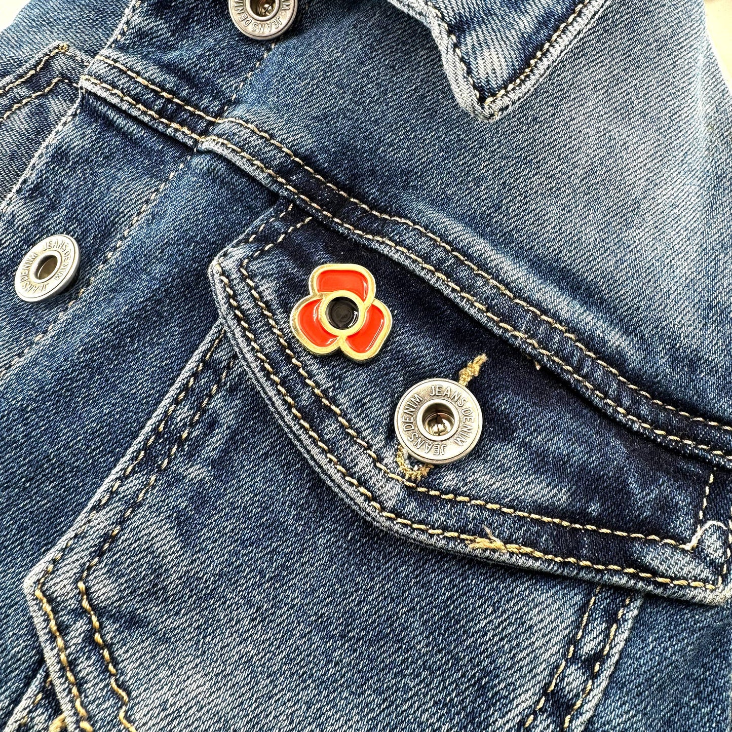 Poppy pin badge Brooch