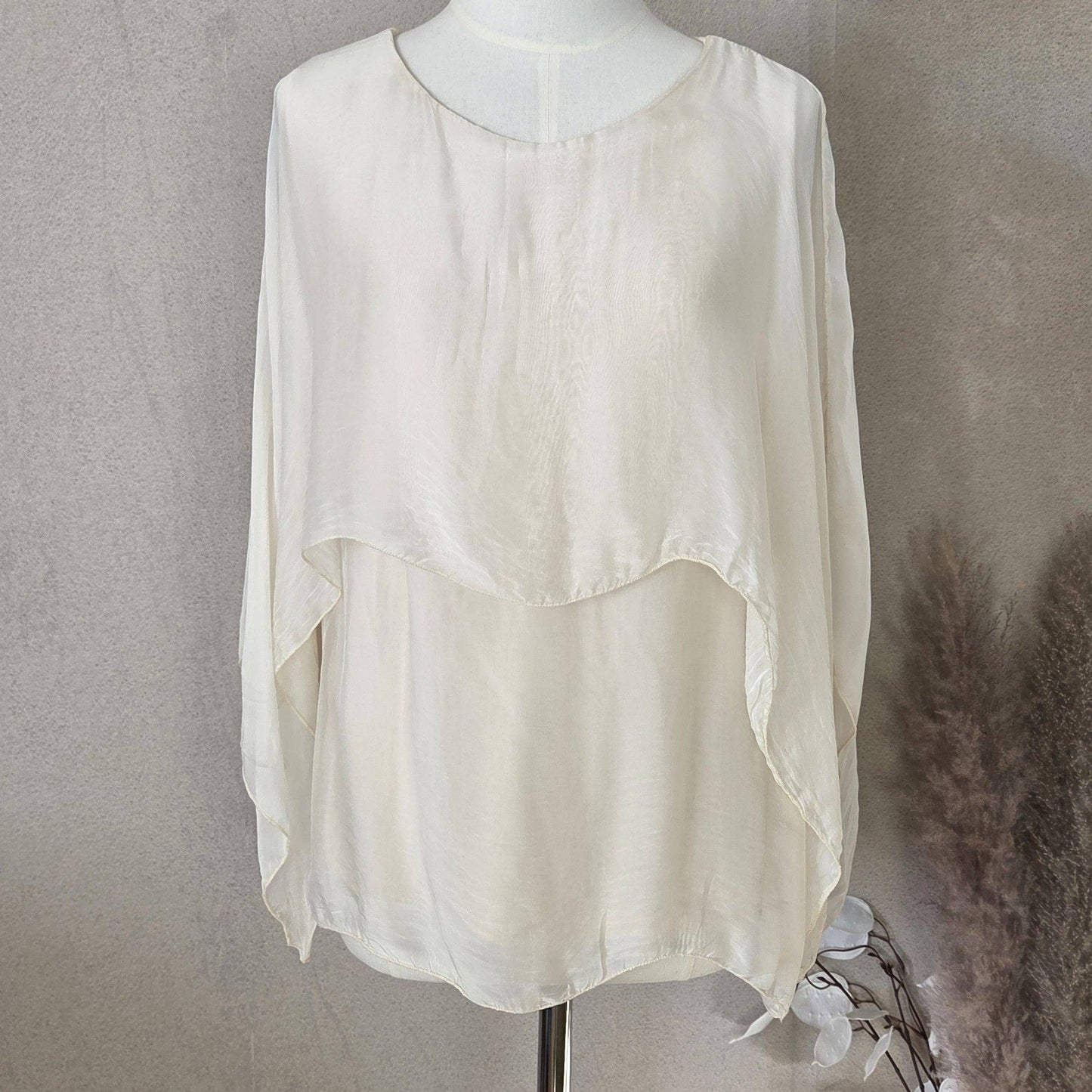 Silk blend boxy layered top with open sleeve detail (M): Cream